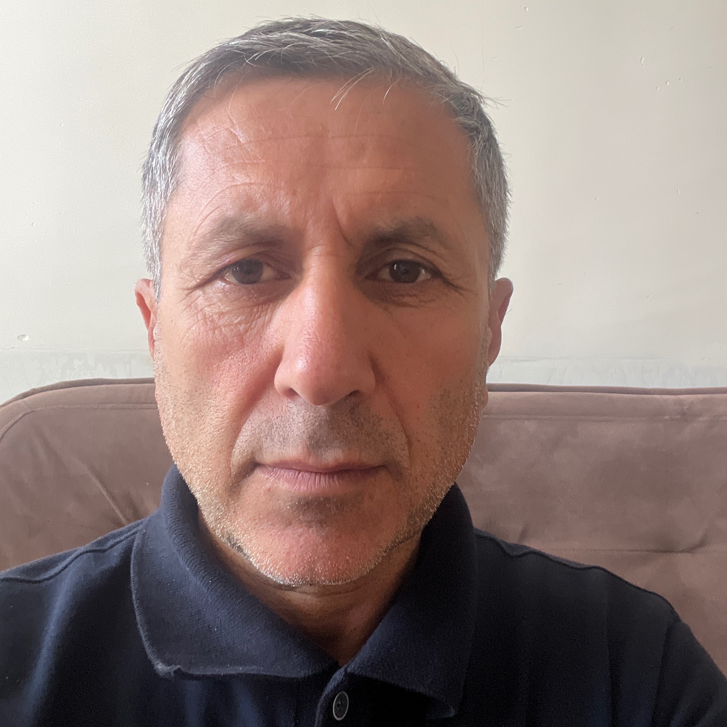 هوشنگ