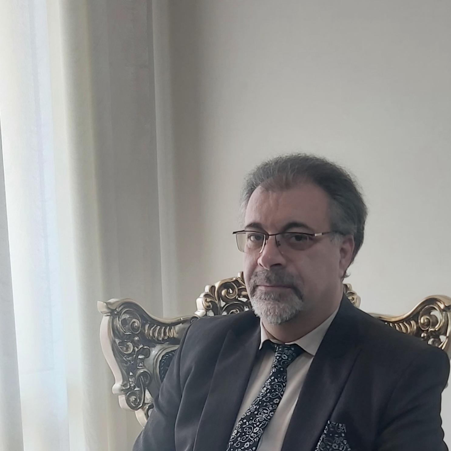 دکترصادق